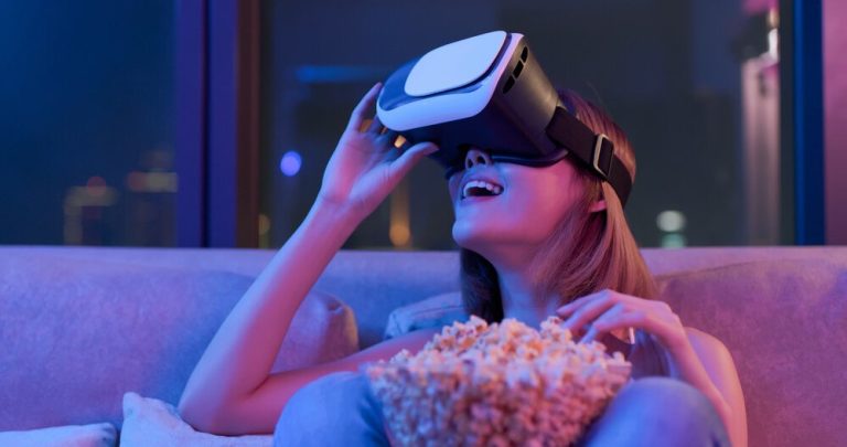 Watching movies in virtual reality