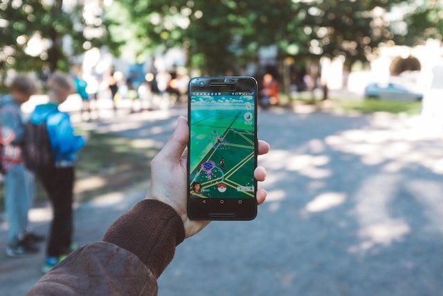 Augmented reality applications examples: Pokemon GO